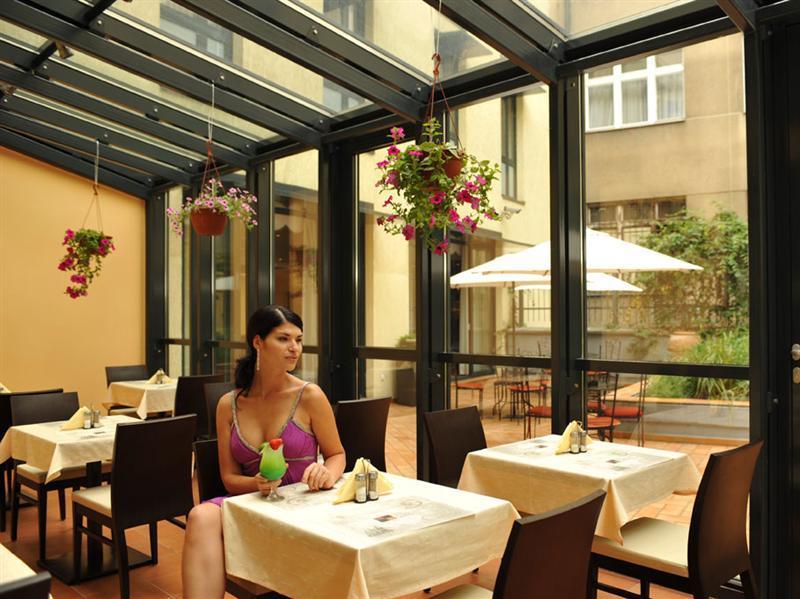 Hotel Roma Praga Esterno foto